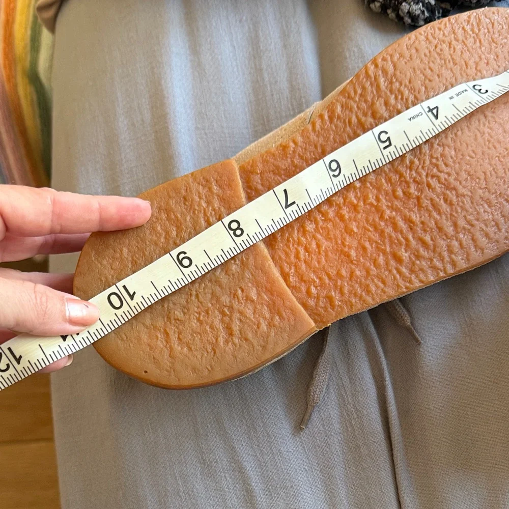 Clarks Women's Tan Suede Ankle Boots - Picture 12 of 13